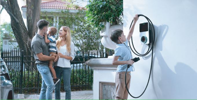 Borne de recharge pour voiture électrique - MaxiCharger AC Wallbox - 22 kW - IP65 - Charge rapide et intelligente_1