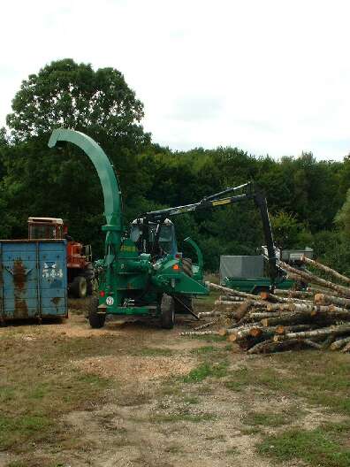 Broyeur de branches à 6 couteaux radiaux de 450 mm  - SUPER-PAIN 1300T option T sur essieu agricole_1