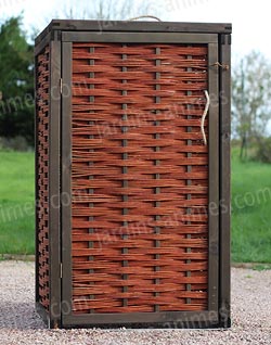 Cache poubelle en osier tressé avec aération optimale