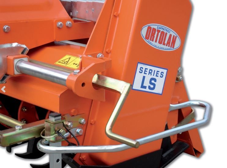 Herse rotative agricole pour préparation des sols en horticulture