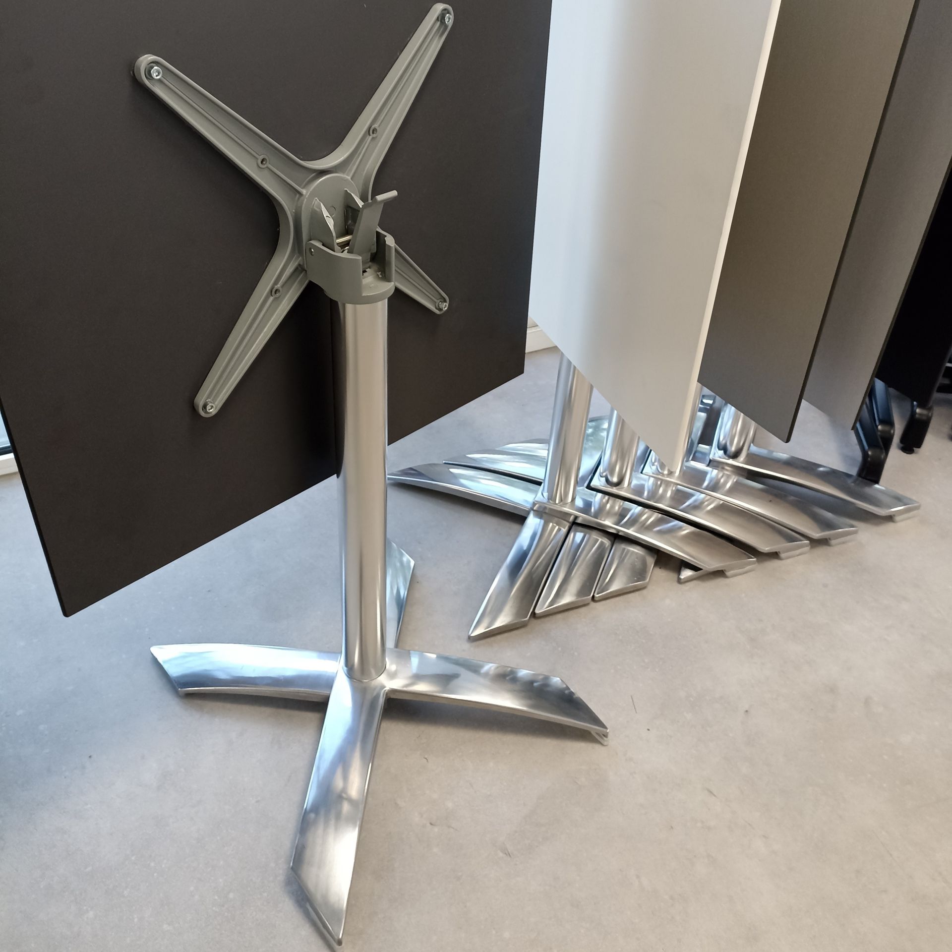 Promotion exceptionnelle: pietement pour table pliable - exterieur / interieur_1