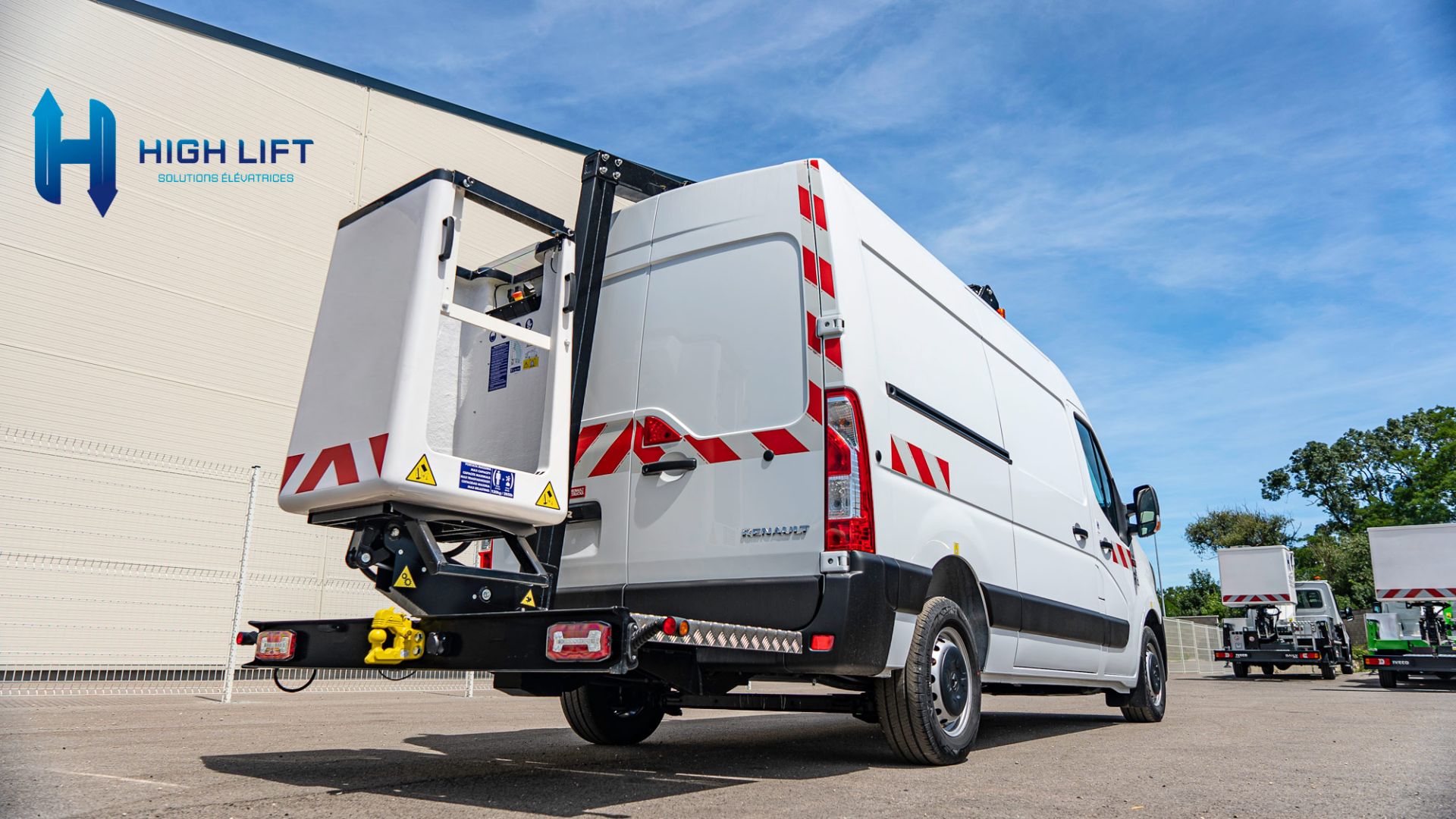 Fourgon nacelle HV12 - 12m avec panier 1 personne - Déport 7m - Rotation tourelle 400°_1