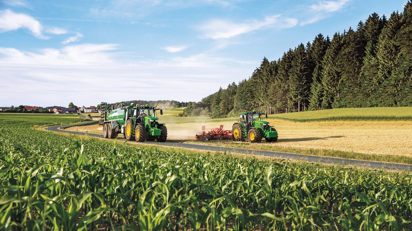 6175R Tracteur Agricole - John Deere - Puissance Nominale 175 ch - Moteur 6,8L 6 Cylindres - Confort et Performances avec Cabine Premium et CommandPRO_1