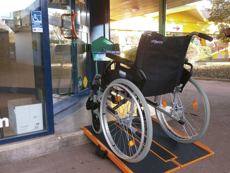 Rampes d'accès pliables noires et orange - fibre de verre renforcée - légères et antidérapantes - 01028_1