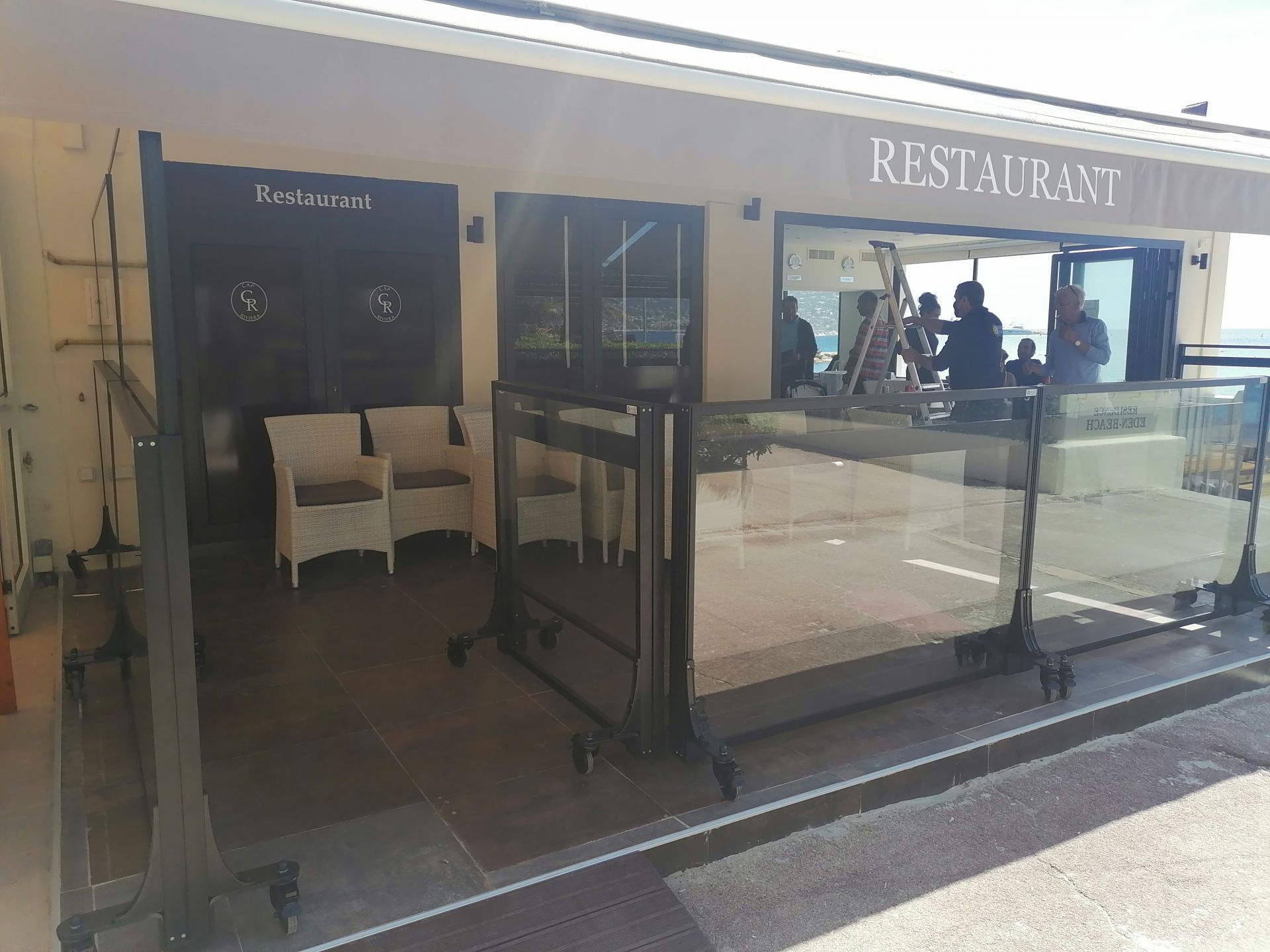 Paravent télescopique facile à déplacer