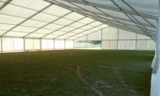 Tente de stockage fermée 25 x 25 x 3 m - Structure aluminium fixe - Couverture multi-éléments - Ancrage au sol avec platine_1