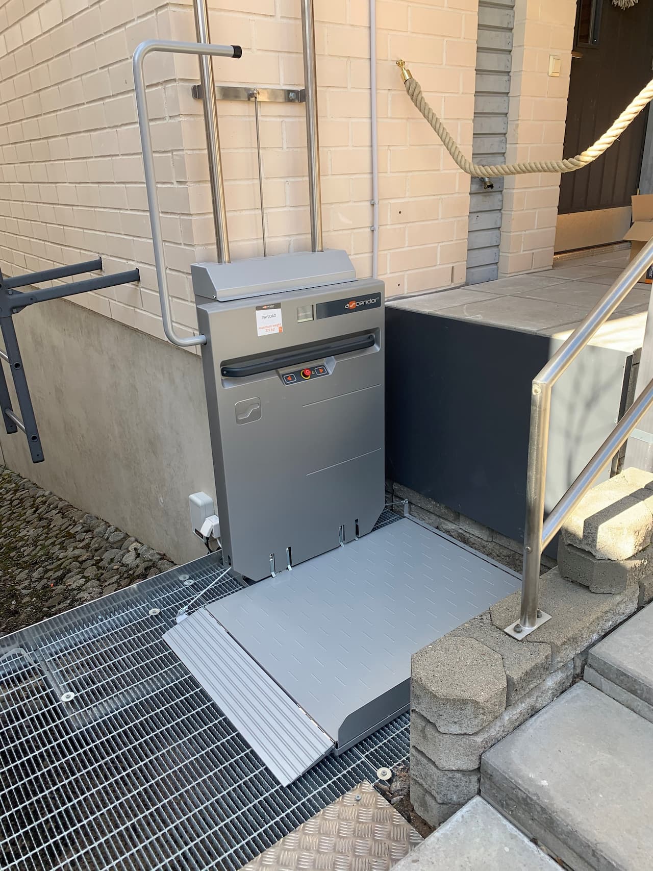 Plateforme élévatrice verticale pliable PLV9 - Hauteur jusqu'à 140cm - Intérieur et extérieur - Bretagne et Nantes_1