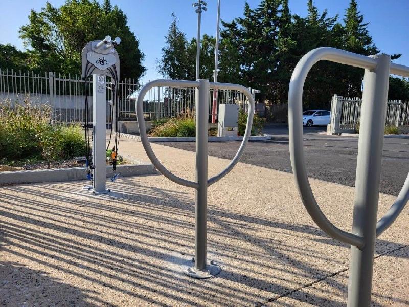 Station de Réparation Vélos + Pompe Acier Inoxydable IFIX-S_1