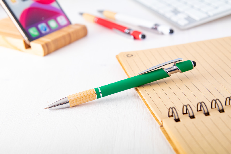 Stylo à bille stylet en aluminium - Embase en bambou - Finition caoutchoutée - Gravure laser miroir - Encre bleue_1