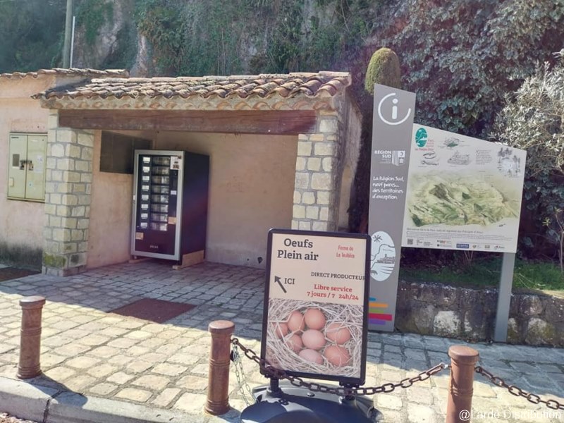 Distributeur  à plateaux tournants réfrigérés pour la vente de maximum de petits conditionnements sur un minimum d'espace - FAS  Easy 6000_1