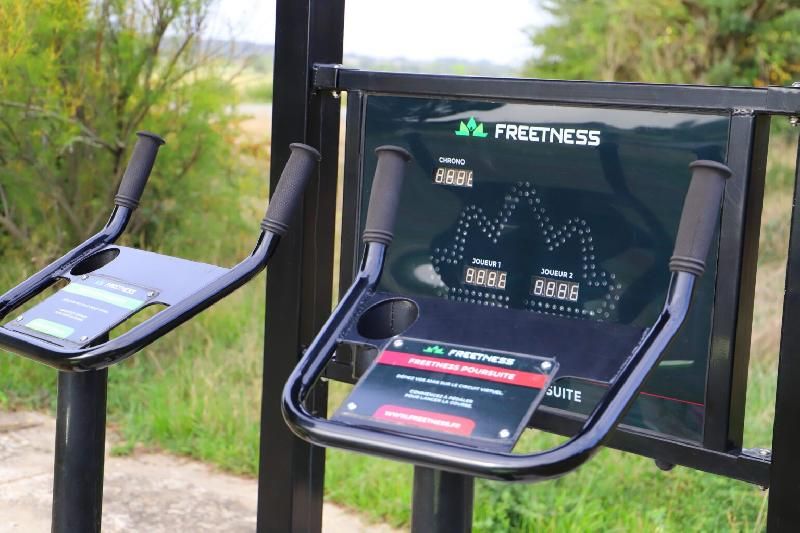 Poursuite avec duo de vélos et panneaux solaires - Gamme R-PRO_1