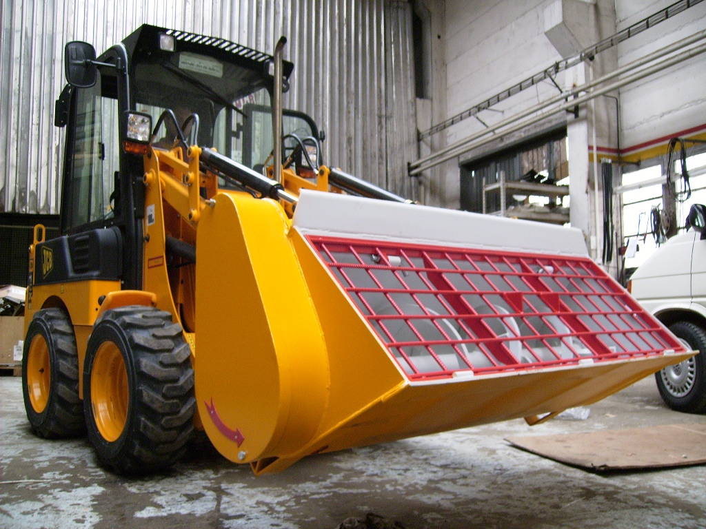 Godet malaxeur à vis Modularis pour petits et moyens porteurs - Discri SPRL_1