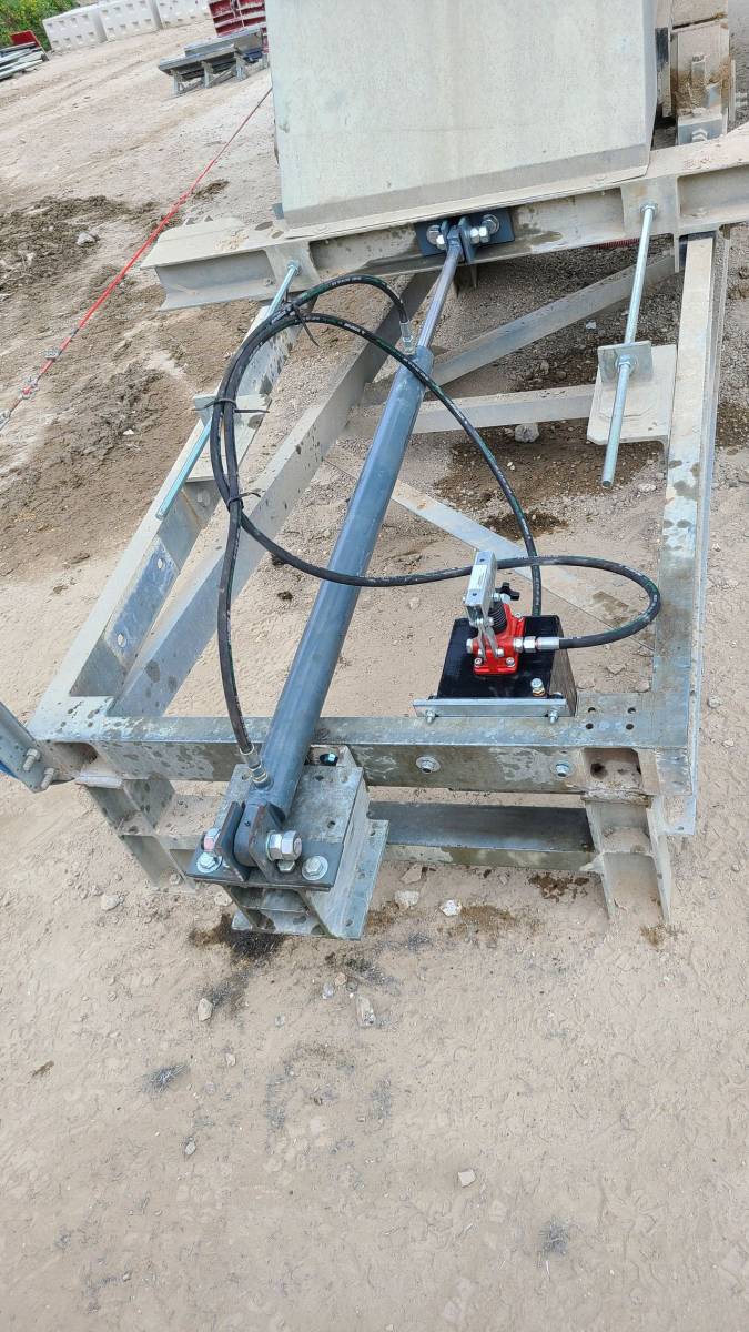 Installation d'un système de tension hydraulique sur un convoyeur neuf - MTCP - Paris_1