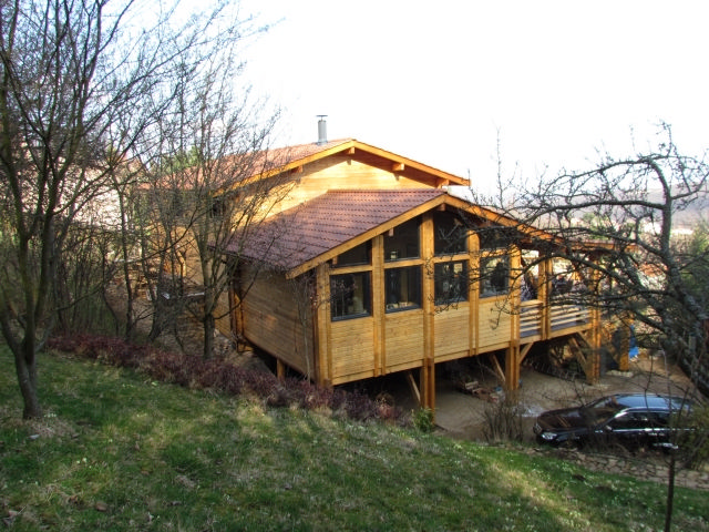 Maison à ossature en bois EMMA - demi-niveaux - toit double pente_2