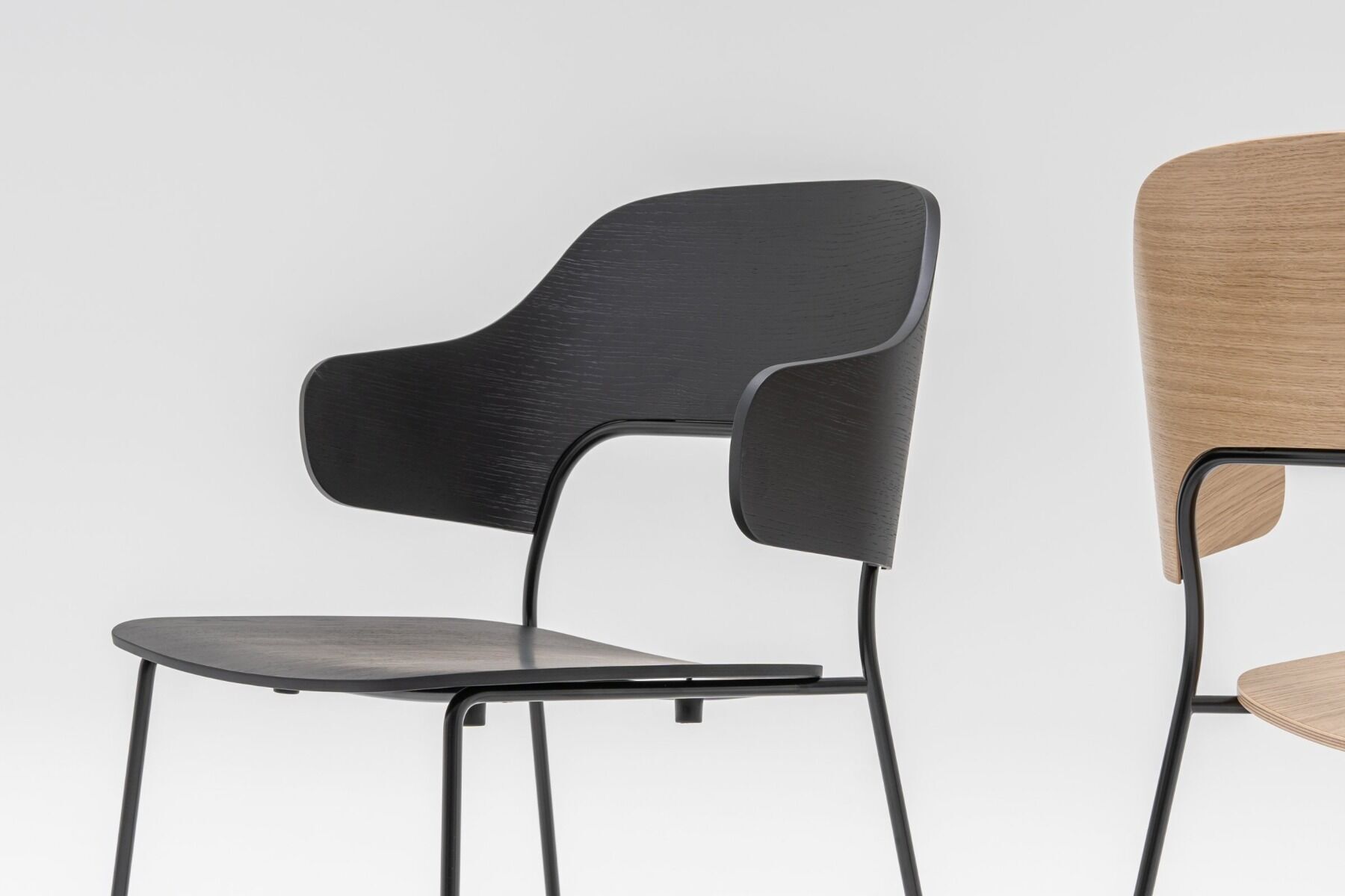 Chaise empilable pour hôtels, établissements gastronomiques et médicaux - AFI - Assise et dossier en contreplaqué, piétement traîneau_1