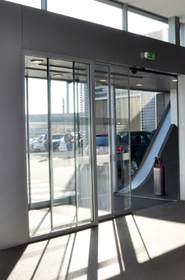 Porte piétonne télescopique LABEL - 200 / 6 vantaux - coulissante - extérieur - détecteur de mouvement - commande manuelle - contrôle d'accès ou digicode_1