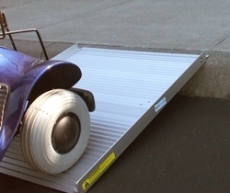 Rampe enroulable légère - aluminium renforcé - jusqu'à 270 kg - disponible en 2 longueurs_1