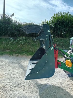 Godet pélican multiservices SID - Adaptable toutes marques - Largeurs de 0.9m à 2.40m - Référence LK 1800_1