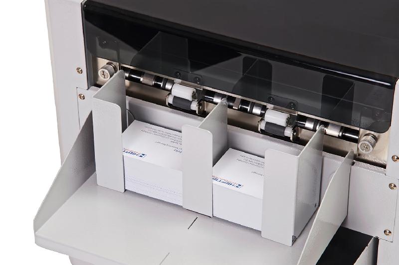 Découpeuse de cartes de visite et d'impressions numériques CC 150_1