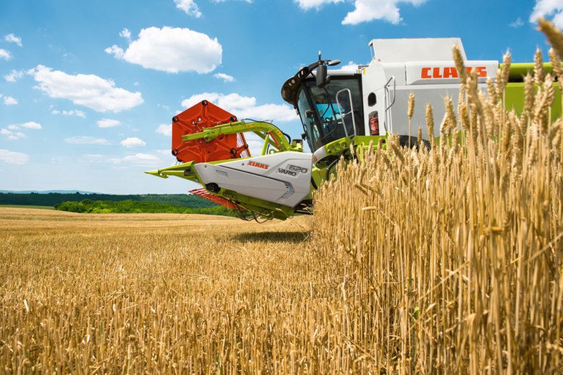 Machine agricole LEXION 670-620 pour une récolte performante