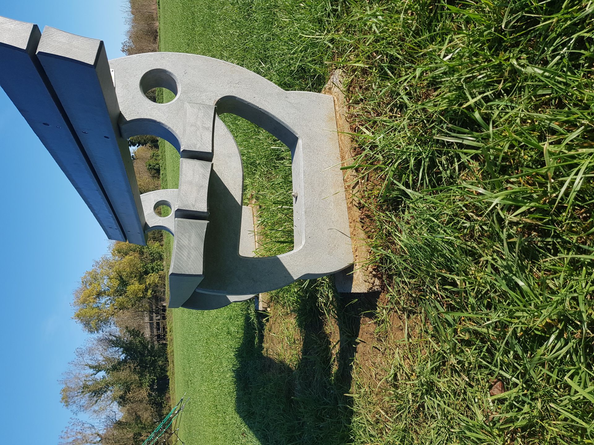 Banc public avec dossier 180 cm - 100% recyclé - robuste et sans entretien_2