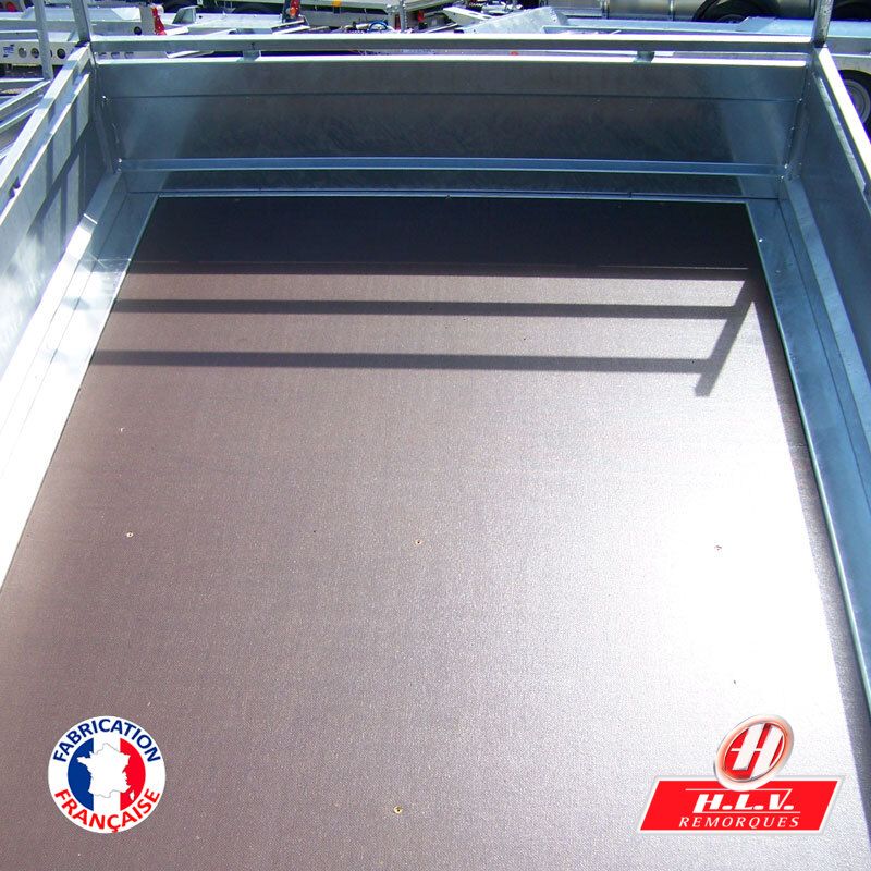 Remorque Trigano RE 250 SF avec dimensions utiles 2.50m x 1.41m x 0.30m