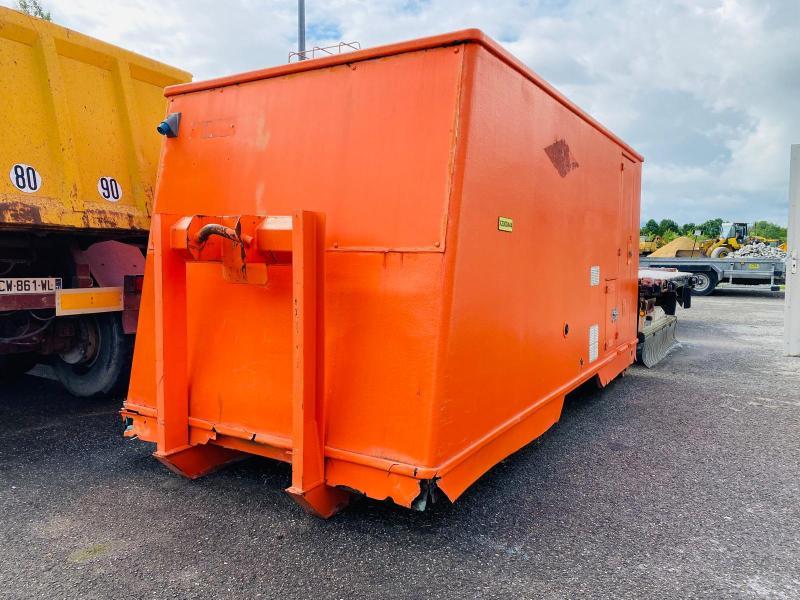 CABANE DE CHANTIER sur berce ampliroll_1