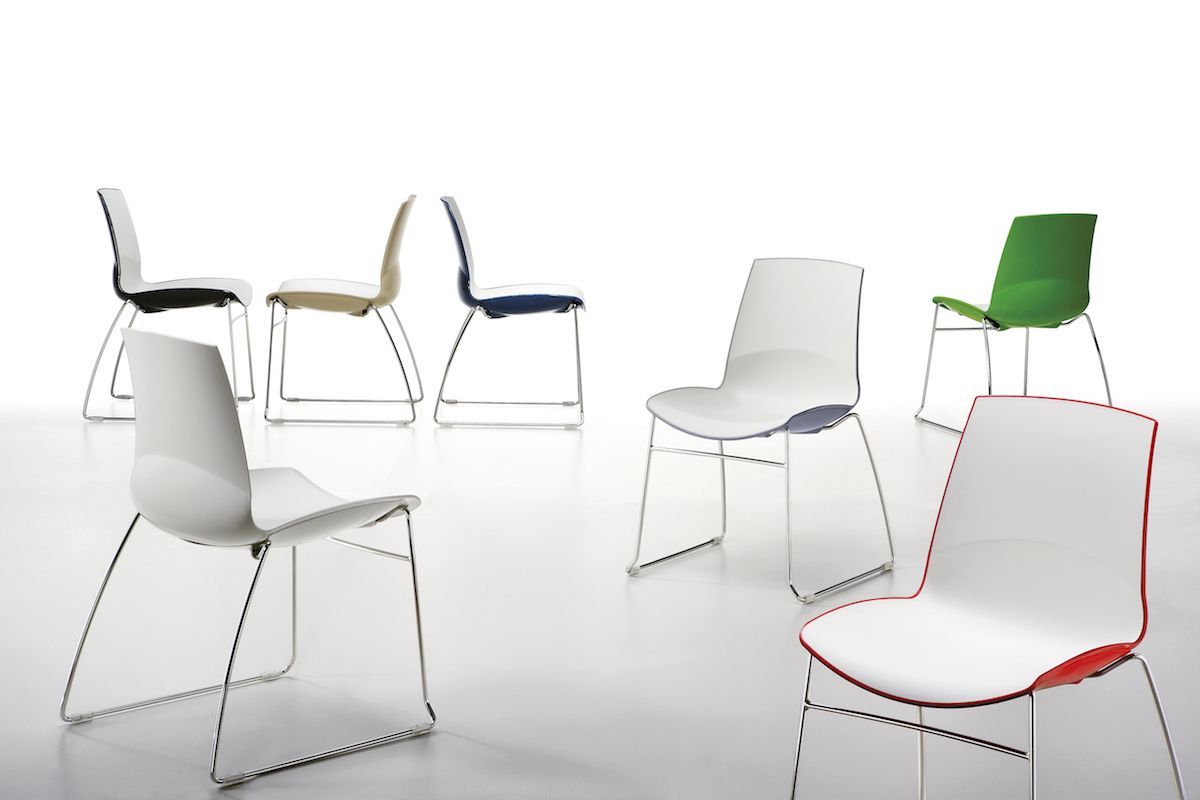 Chaise now,  apportez de la couleur_1