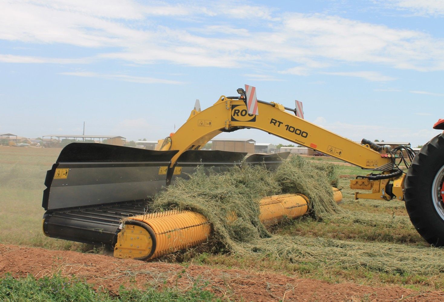 RT 1000 - Andaineur à tapis ROC SRL - Récolte efficace avec tracteur 100 HP pour andains jusqu'à 10 mètres_1