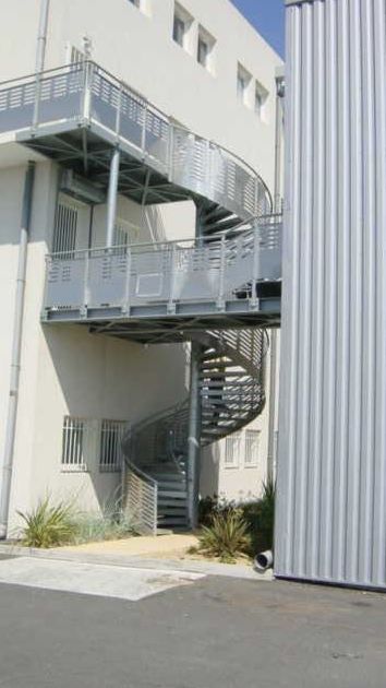 Escalier hélicoïdal YSOFER - modèle ysovoile - passage 1UP ou 2UP - finition galvanisation à chaud_1