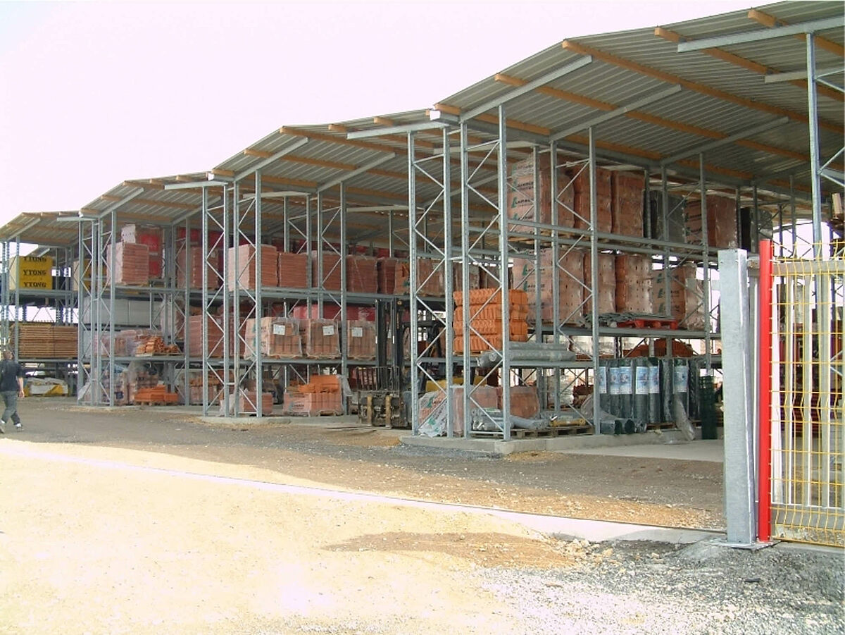 Hall pour rayonnage à palettes - OHRA - Structure sur mesure avec toiture et bardage personnalisables_1