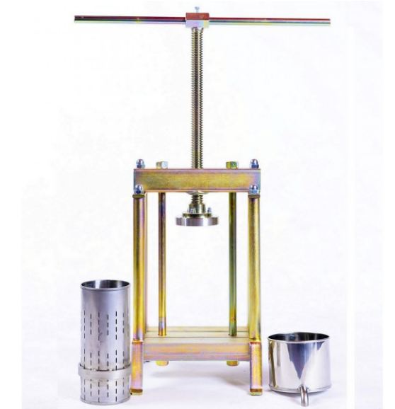 Presse à huile manuelle - Capacité 2,8 litres - RÉF. SMF01_1