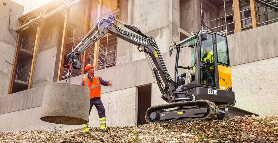 Machine robuste Volvo EC27D pour diverses applications