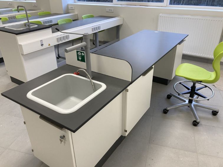 Paillasse de salle de sciences enseignant_1