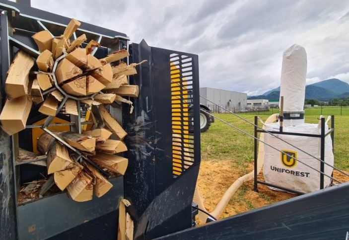 Combiné scieur/fendeur professionnel avec force de fendage de 40 tonnes
