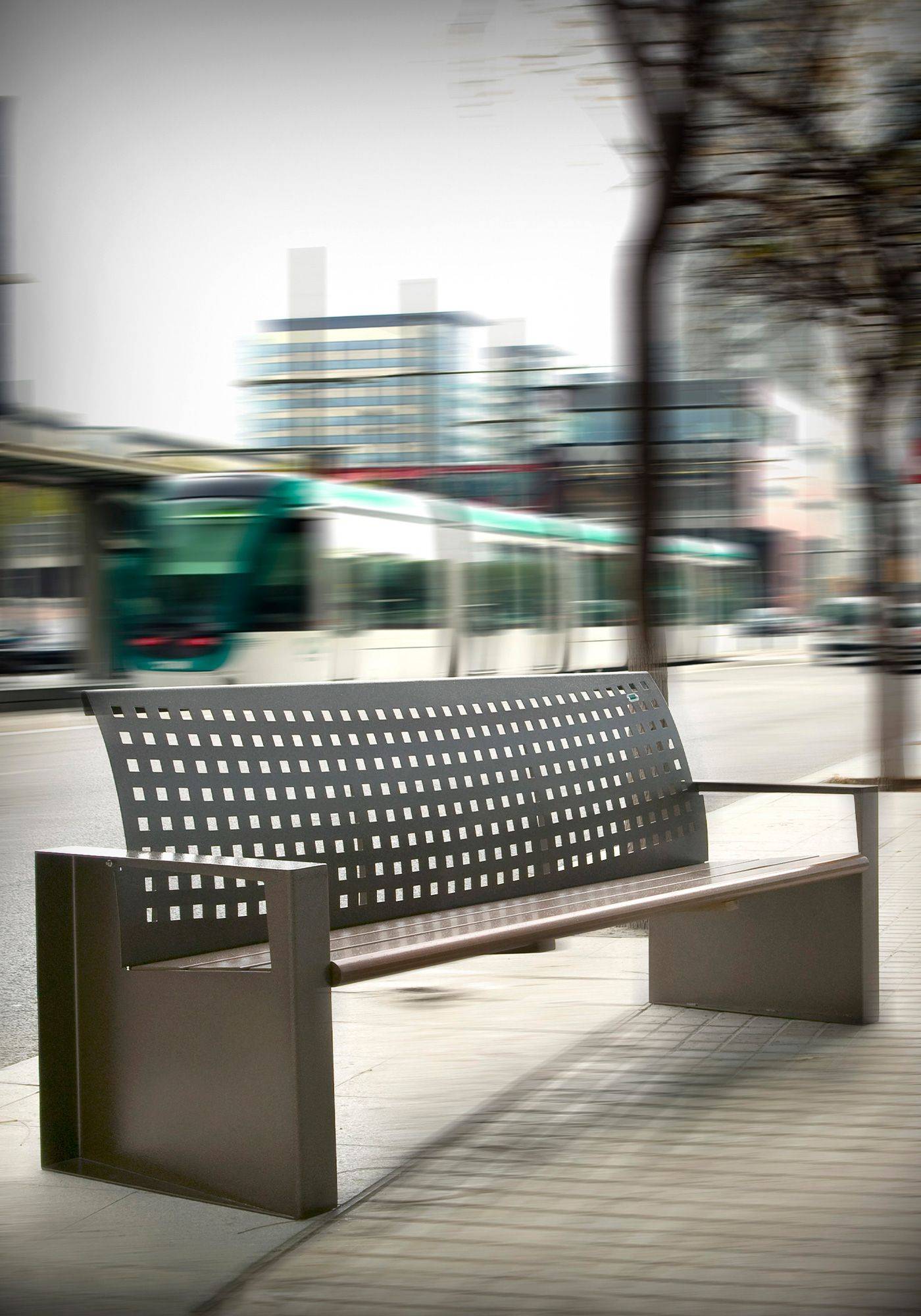 Banc public Alea UM395 - design original en bois et acier galvanisé - traitement anti-corrosion_1