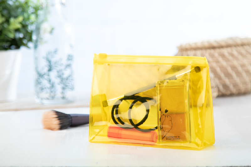 Trousse à maquillage zippée en PVC transparent - couleur jaune - poids 24,4 g_1