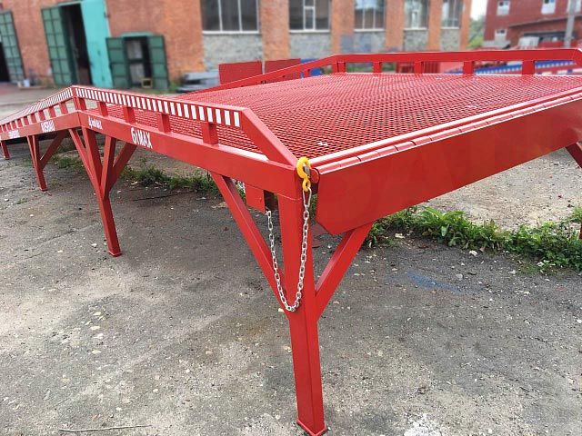 AUSBAU-STB - Rampe de chargement fixe avec plate-forme horizontale - AV-EXIM - structure métallique inclinée_1