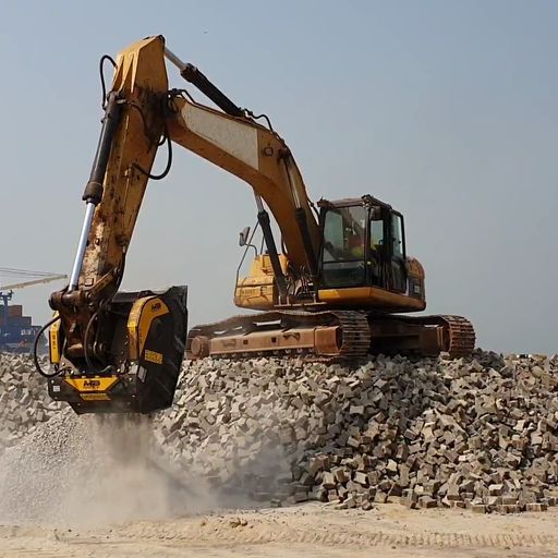 Godet concasseur BF80.3 S4 pour pelles hydrauliques_2