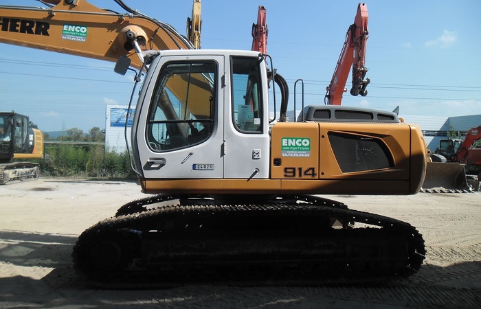 Pelles sur chenilles liebherr r914c_1