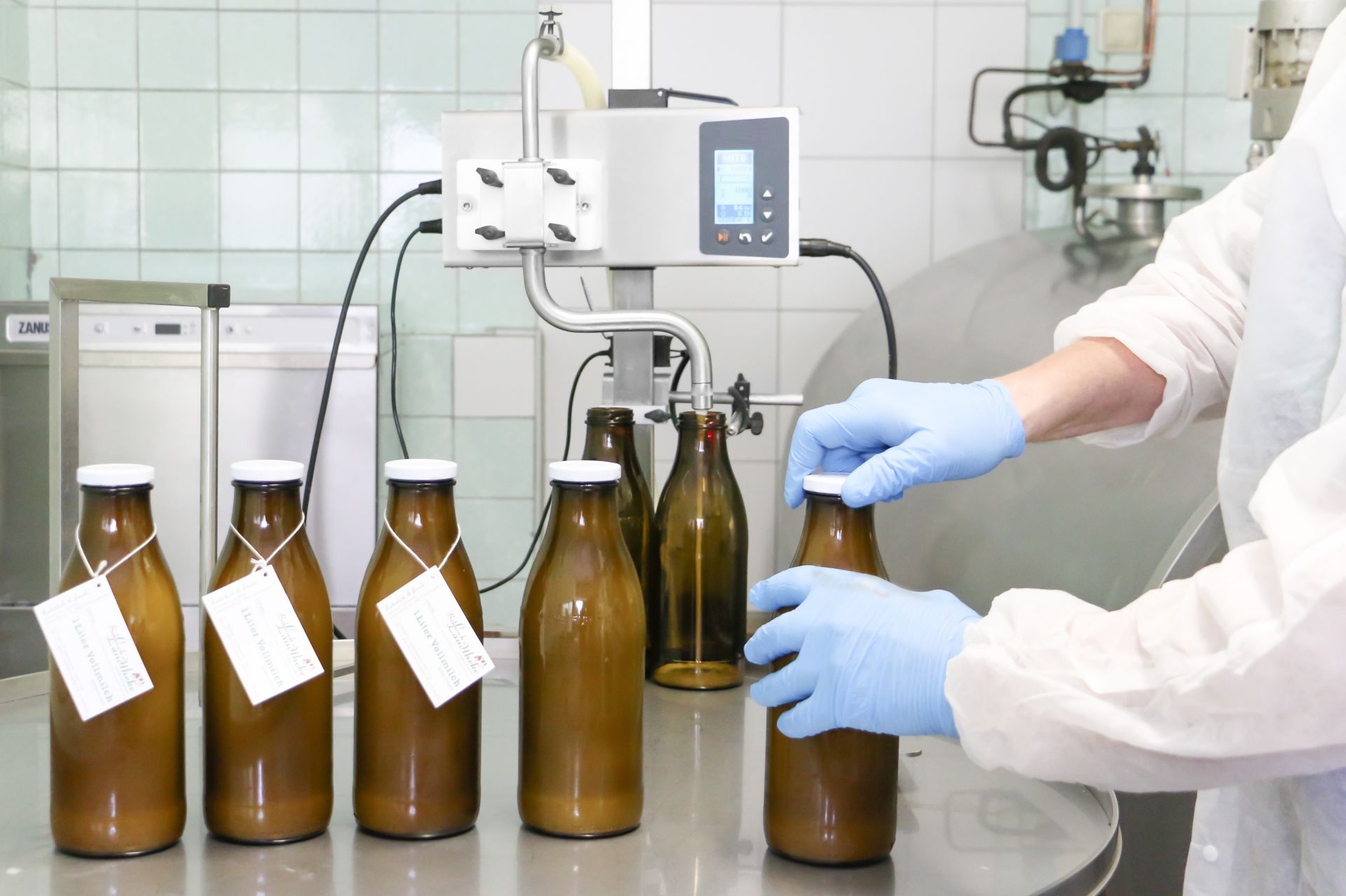 Remplisseuse semi-automatique de liquide FGY12 - pour contenants de 2000 à 10000 ml_1