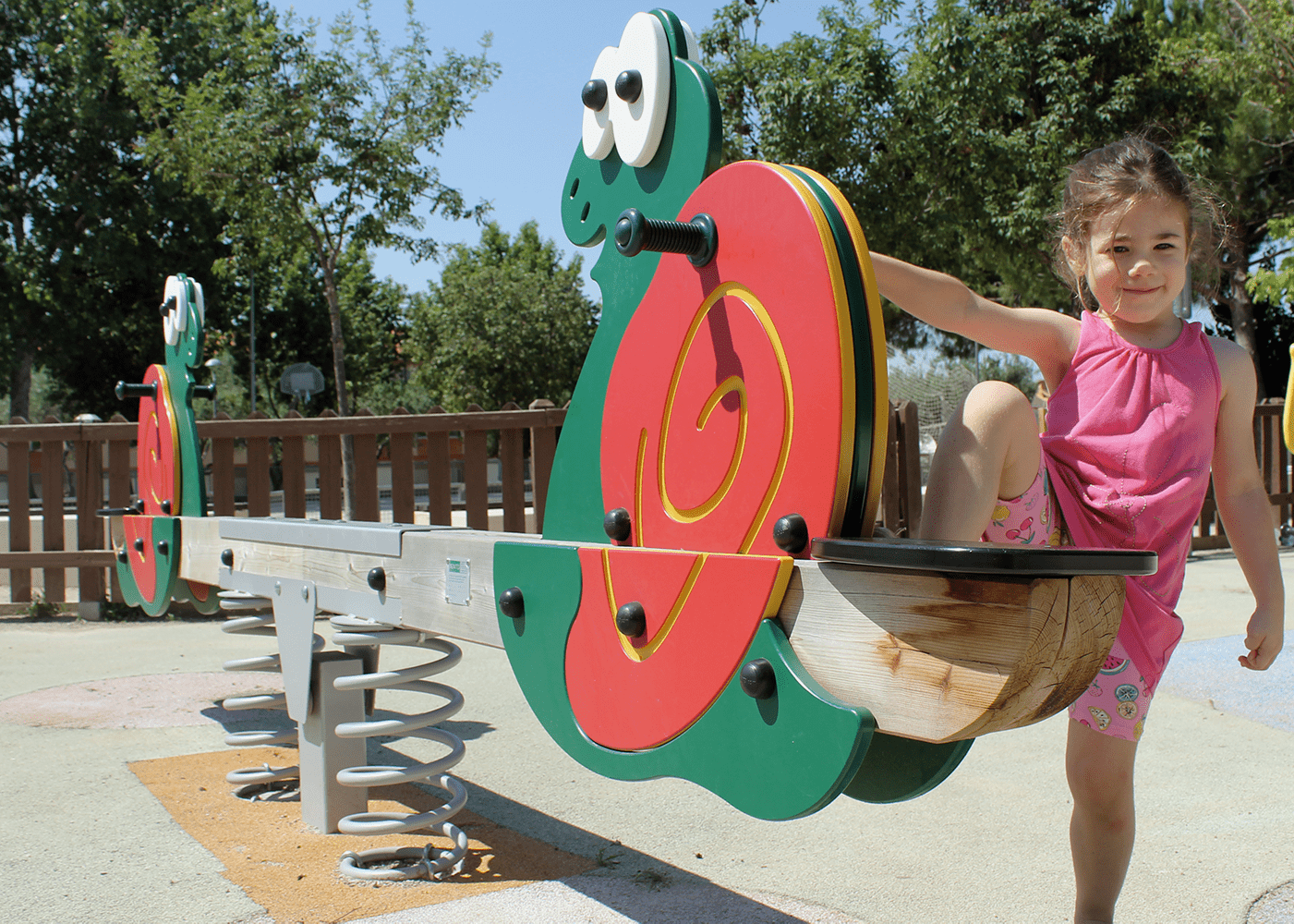 Jeu sur ressort - Piona JFS09 - Matériaux résistants conformes à la norme EN1176_1