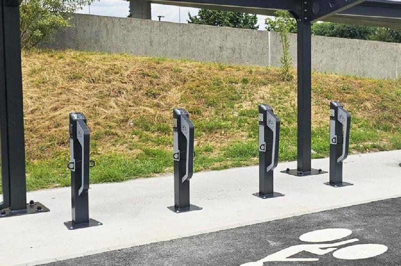 Borne e-Park VAE - Recharge et sécurisation pour 2 vélos électriques - Modèle breveté et construction durable_1