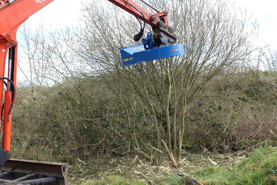 Gyro broyeur pour minipelles 4 à 11 tonnes_0