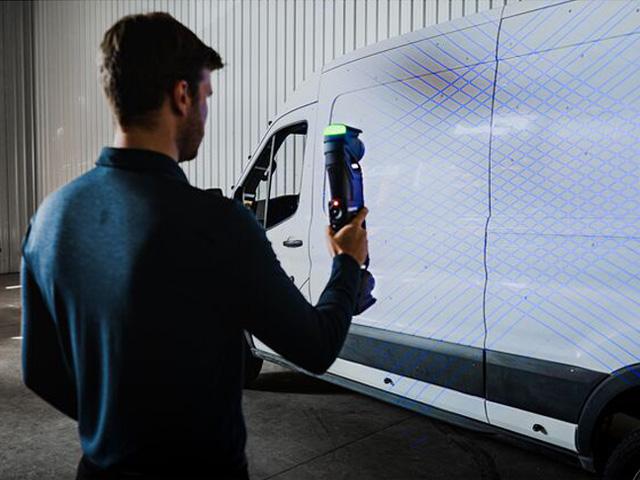 HandySCAN 3D MAX - Scanner 3D portable de classe métrologique pour mesures précises et grands volumes_1