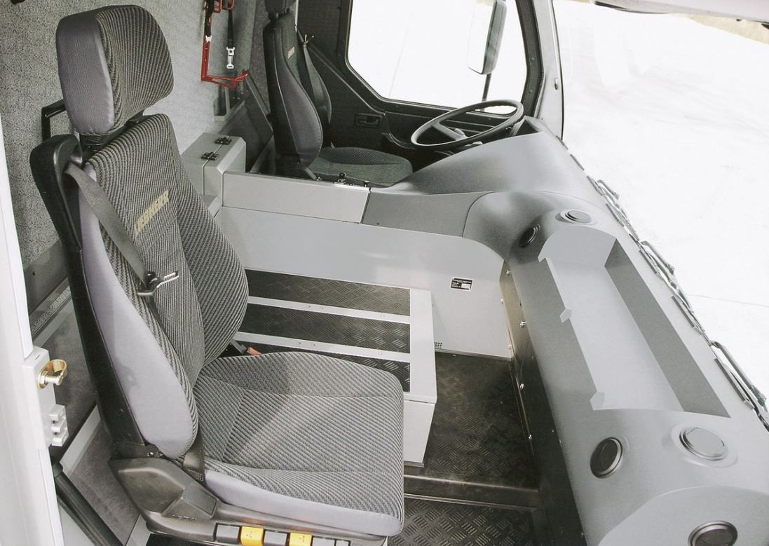 Grue Liebherr Ltm 1350-6.1 avec capacité de levage jusqu'à 350 tonnes