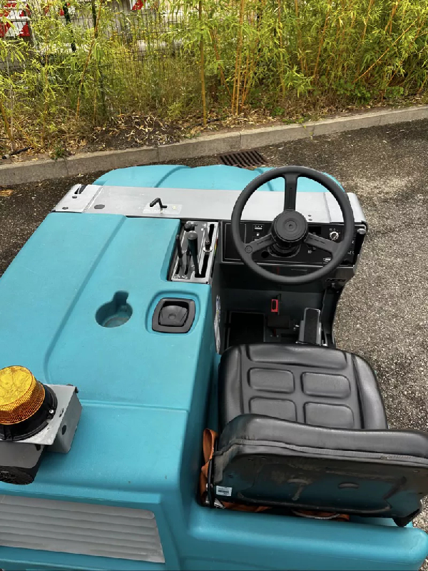 Balayeuse s20 TENNANT diesel d'occasion_1