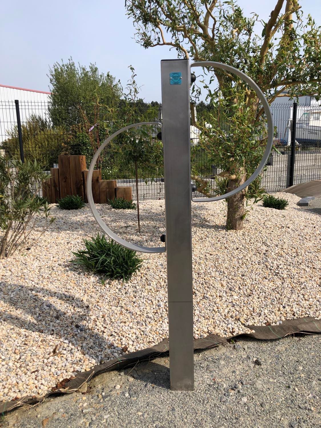 Support vélo en acier inoxydable - Référence BTSVA - Arceau double en quinconce, poteau 10cmx10cm_1
