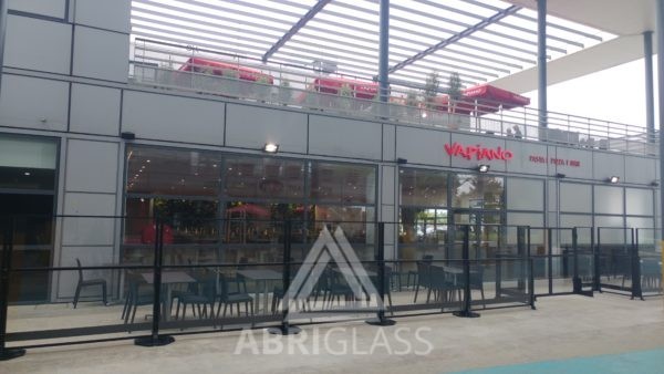 Écran télescopique en verre pour protection extérieure