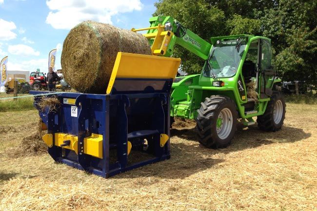 Dérouleuse pailleuse DE450 - Warzée SA - balles rondes jusqu'à 1200 kg - kit paillage en option_1